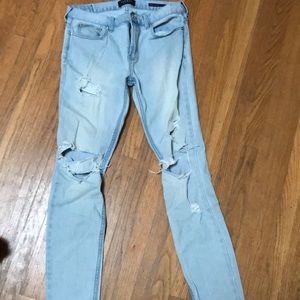Light washed ripped jeans